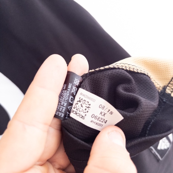 Vintage RAPTORS 10 DeROZAN Adidas Jersey NBA Basketball Large black gold - Picture 5 of 7